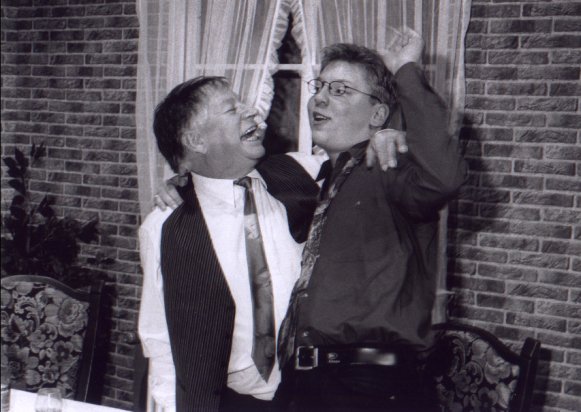 Horst Karstens und Marc Gelhart als Reinhold Eisel und Eberhard Meier in "'n schöne Bescherung", Spielzeit 1999/00