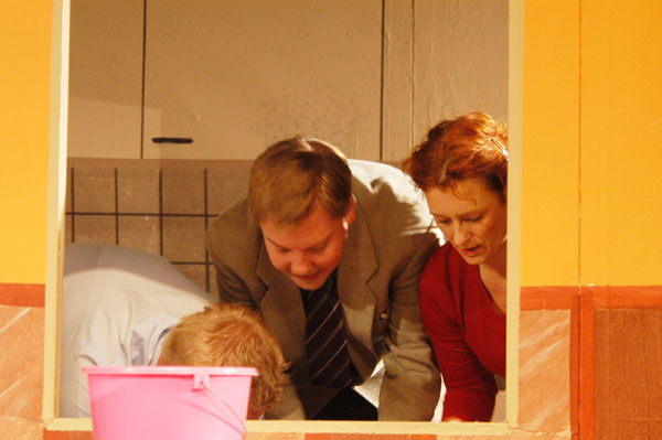 Martin Kruse (André Gelhart), Paul Brandes (Marc Gelhart) und Brigitte Kruse (Dagmar Grube)