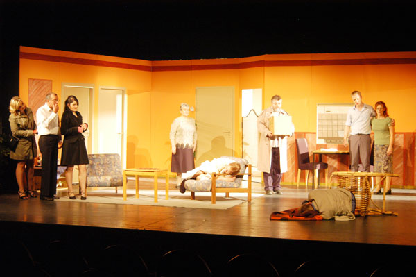 Gina (Katja Stöver), Herr Gonzelmann (Walter Bleckwedel), Tina (Claudia Schröder), Grete Kruse (Karin Heyel), Herr Niklas (Arnold Preuß), Albert Rust (Willy Meinert), Paul Brandes (Marc Gelhart), Martin Kruse (André Gelhart) und Brigitte Kruse (Dagmar Grube)